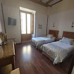 El Rastro - Palacio Duque De Tamames - Отель Авила