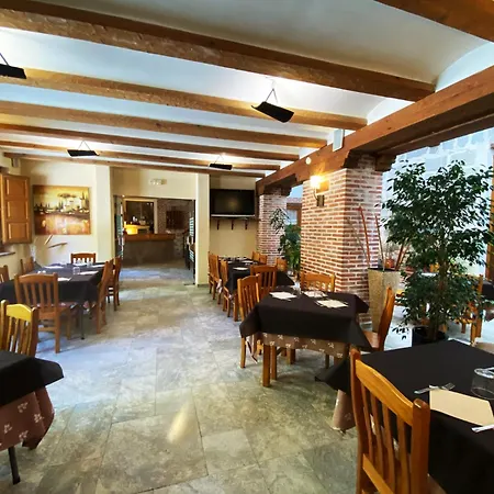 El Rastro - Palacio Duque De Tamames - Ávila