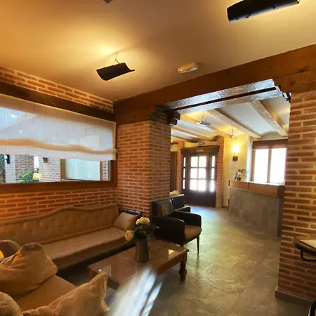 El Rastro - Palacio Duque De Tamames - 3* Ávila