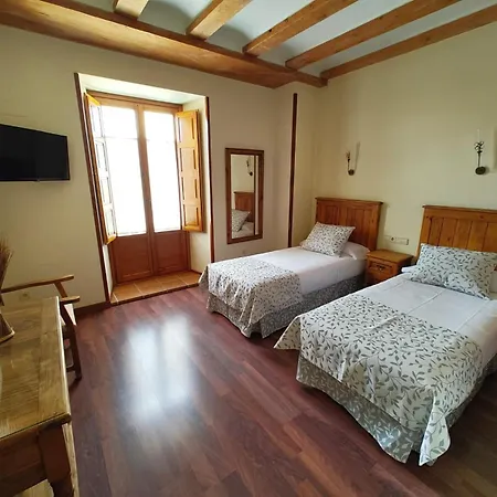 El Rastro - Palacio Duque De Tamames - 3* Ávila