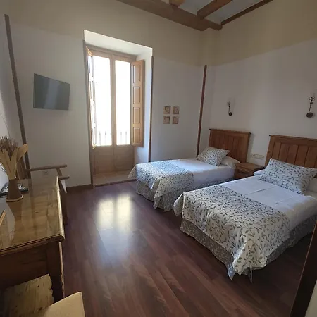 El Rastro - Palacio Duque De Tamames - Hotel Ávila