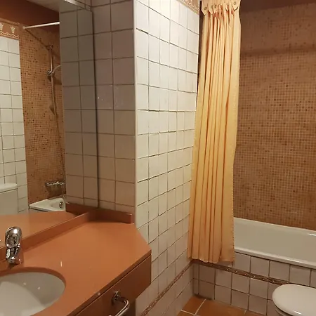 El Rastro - Palacio Duque De Tamames - Hotel Ávila
