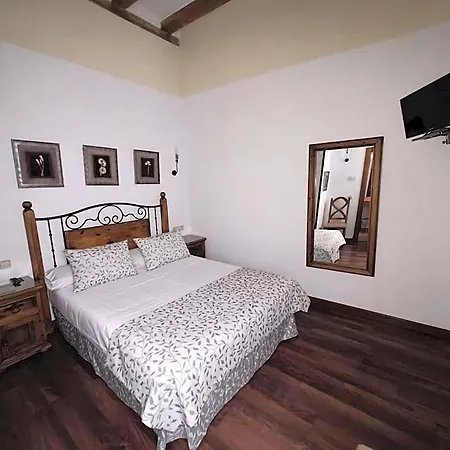 El Rastro - Palacio Duque De Tamames - 3* Ávila