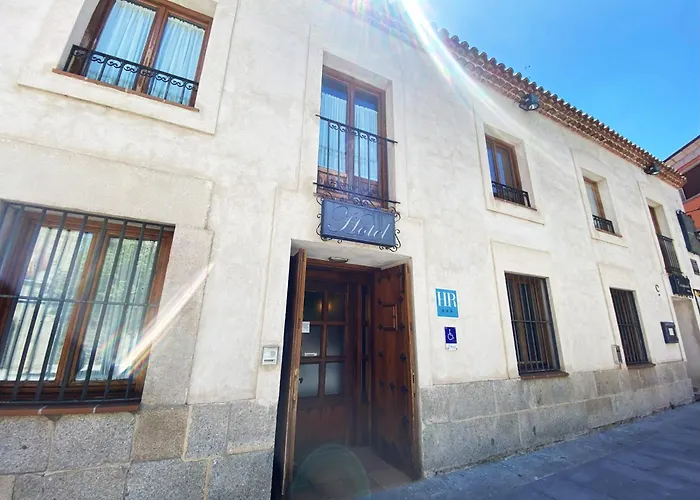 El Rastro - Palacio Duque De Tamames - Авила