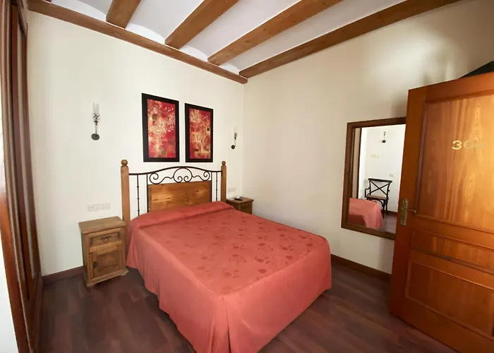 El Rastro - Palacio Duque De Tamames - 3* Ávila