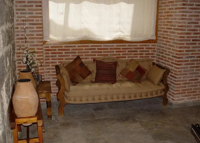 El Rastro - Palacio Duque De Tamames - Отель Авила